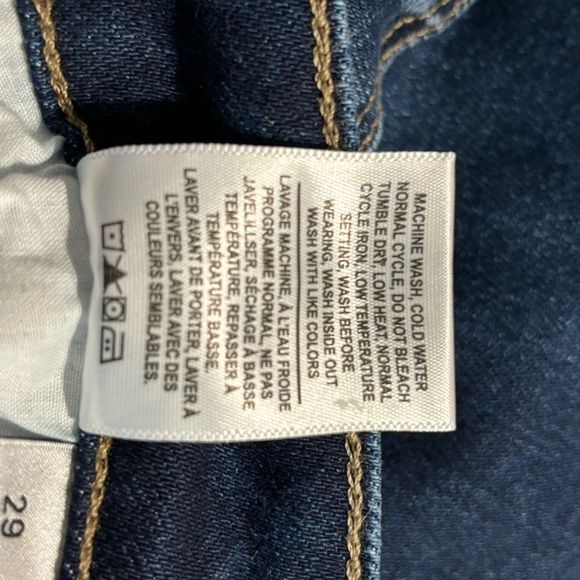 VERVET Sz 29 Dark Wash Slight Mini Boot Cut Distressed Wiskering High Rise Jeans - Picture 9 of 9